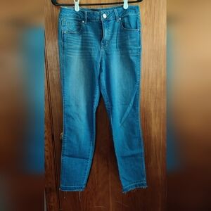 1822 Denim Women's Cropped Blue Jeans